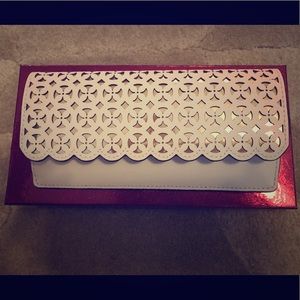 Michael Kors Desi Flat Wallet New With Tags